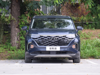 奶爸新选择 实拍北京现代首款MPV——库斯途   