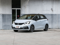 狠狠打脸！飞度连续两月销量破万 说没喇叭、收音机都是笑话