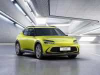 Model Y ES6最大的竞争对手来了？这辆带水晶挡杆的豪华SUV预计超过50万？