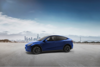 首批特斯拉Model Y标准续航版广深交付 极致性价比开启纯电绿色出行之旅