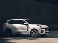 2.0T+轻混 车长超5米 领克09亮相成都车展!