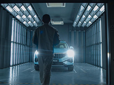 探秘岚图世界级4.0数字工厂 田亮李锐首开汽车品牌最大盲盒