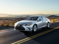 百公里油耗4.8L还能免费保养？这辆车上市至今一直火爆！