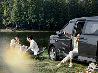 赚钱生活五五开，五菱征程正式上市7.58万元起