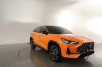 又一年轻人SUV来了！还是双外观设计 你会选MG ONE吗？