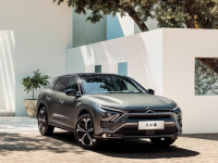 2.0+9AT/三联一体大屏！15万购车 要的不就是产品力吗