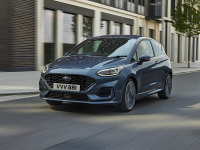 两门两座 还有965L的装载空间！一边送货一边逮虾户？快递小哥快乐车无疑！