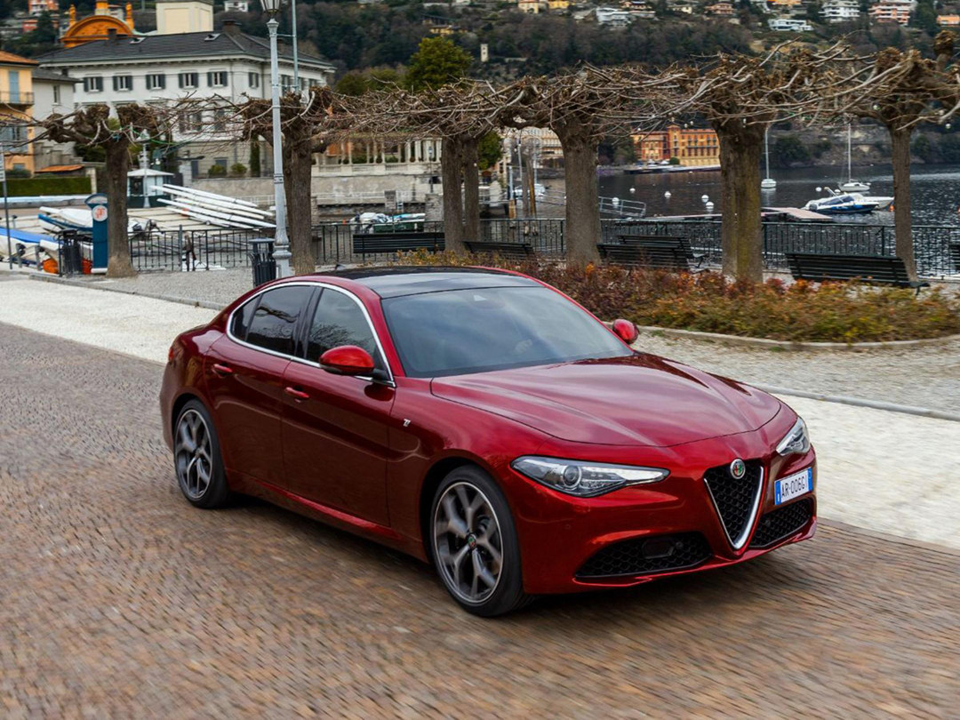 致敬前辈阿尔法罗密欧推出giuliastelvio限量版车型