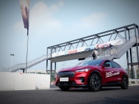 年轻人选择中型SUV的理由？福特这“电动野马”真是绝了