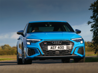 约合32.5万元起售！4.8秒破百还是保值神器 这车太值了 