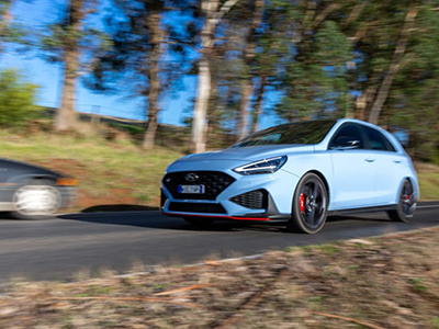 2.0T加速5.4秒！这韩系小钢炮太能打了吧 同级车看了都害怕！