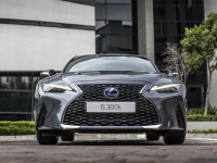 起售价不到27万！2022款雷克萨斯IS官图发布 比宝马3系更为运动