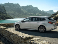 明年国产！带双人床的丰田车只卖14万 油耗4L挑不出毛病！