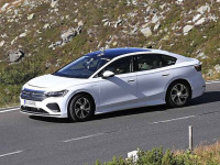 空间堪比辉腾 外观靓过CC 大众推全新B级车 雅阁凯美瑞表示很担忧