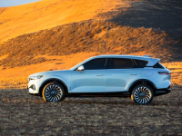 叫板丰田埃尔法！东风高端MPV曝光 纯电/增程可选 搭黑科技电池组