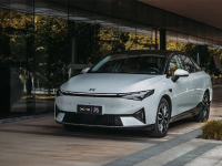 跑长途怕累！看这三款车就够了 自动辅助变道 还有秒变大床