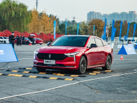 动力充沛，性价比不错 试驾奔腾B70 2.0T