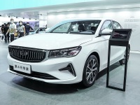 这十万国产家轿换代太强势！改款升级直接秒杀英朗