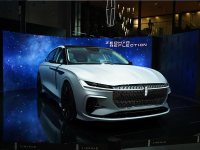 林肯全新轿车Zephyr或为25万起售？全系2.0T+8AT 内饰一体大屏