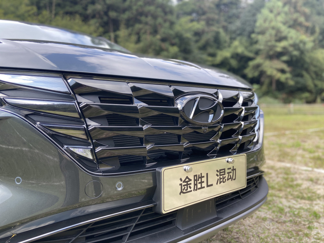 现代途胜l混动试驾!驾乘质感不输丰田本田 油耗4.3l_太平洋号