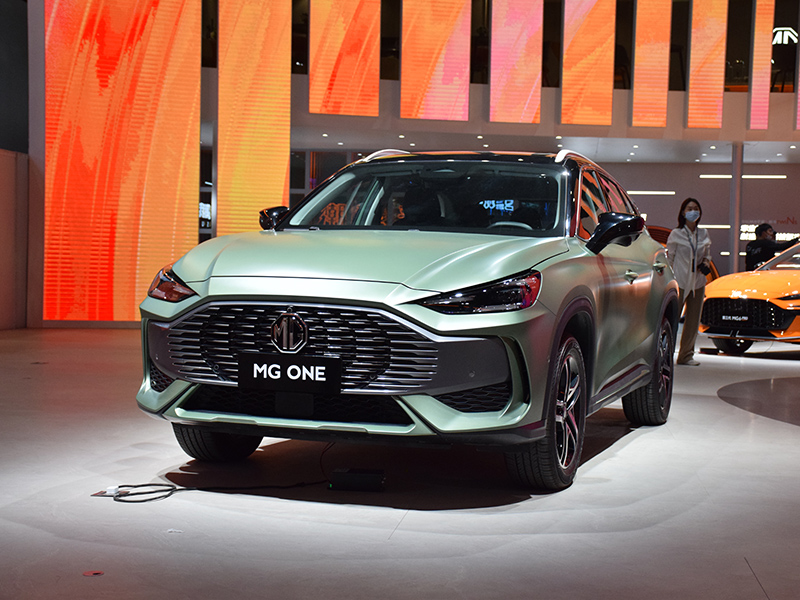  实拍上汽MG ONE！预售11.11万起 明年上市