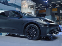 车长近5米/三个激光雷达/座舱超智能！这台国产新车的体验太牛了！