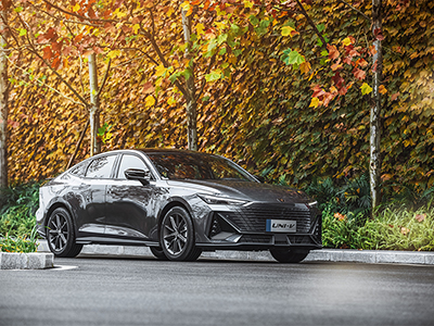 电动尾翼升起 年轻人收割机！长安UNI-V静态解析！