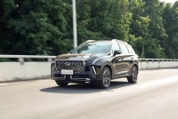 2.0T动力水准+配置用料高档！这带“PLUS”的国产SUV可真香