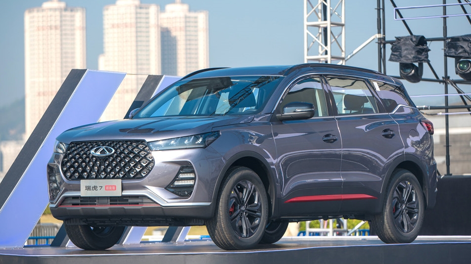 8.69万起 197马力碾压同级竞争对手 奇瑞瑞虎7超能版究竟该选谁？