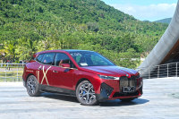 开上宝马iX 我变得不急不躁了！