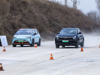 智能化表现突出 场地试驾哪吒U Pro