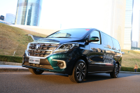 14万起售即豪华 2.0T动力还有奢华座舱 不比赛那更香吗？