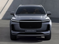 理想X01内饰曝光：取消三联一体屏 搭路虎同款方向盘