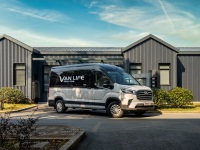 轴距超3米 仅14.78万元起!上汽大通V90 2022款正式上市!