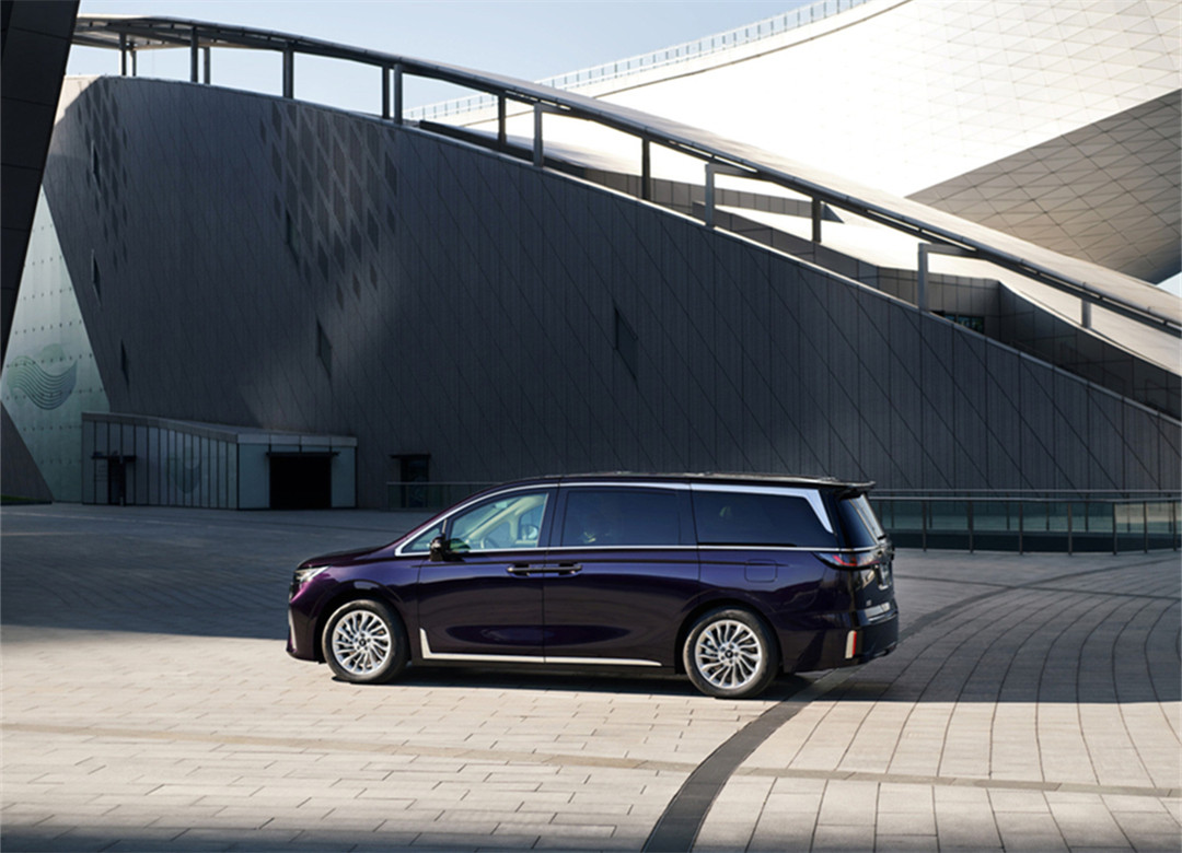 充电5分钟续航200+？轴距超3米还配空气悬架？2022的届新能源也太能打了！