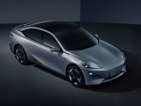 长安电动轿跑车C385样车下线 有望2022年第二季度上市