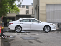 2.0T+8AT!优惠4.5万元 这豪华轿车值得入手吗