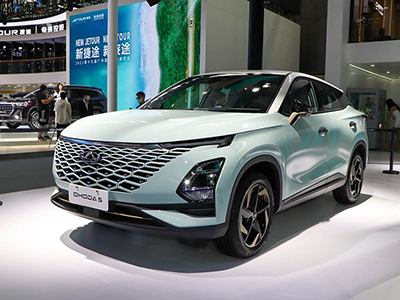 奇瑞终于开窍 家族颜值当担!定位中型SUV 预售11万起!