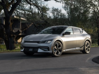 21万起！起亚EV6海外上市 最高续航499km 搭800V超高速充电系统