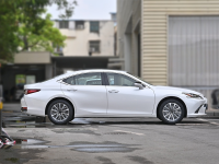 比奔驰宝马更有面子？这车常年加价销量 还不愁没人买