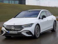 新能源时代的E级？海外试驾奔驰EQE 350