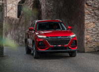 1.5T+7DCT 限量777辆！长安欧尚X7 PLUS红版有何不同之处？