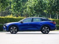 起售价不到15万！全系1.6T+8AT 配置升级 颜值最高的中型轿车？