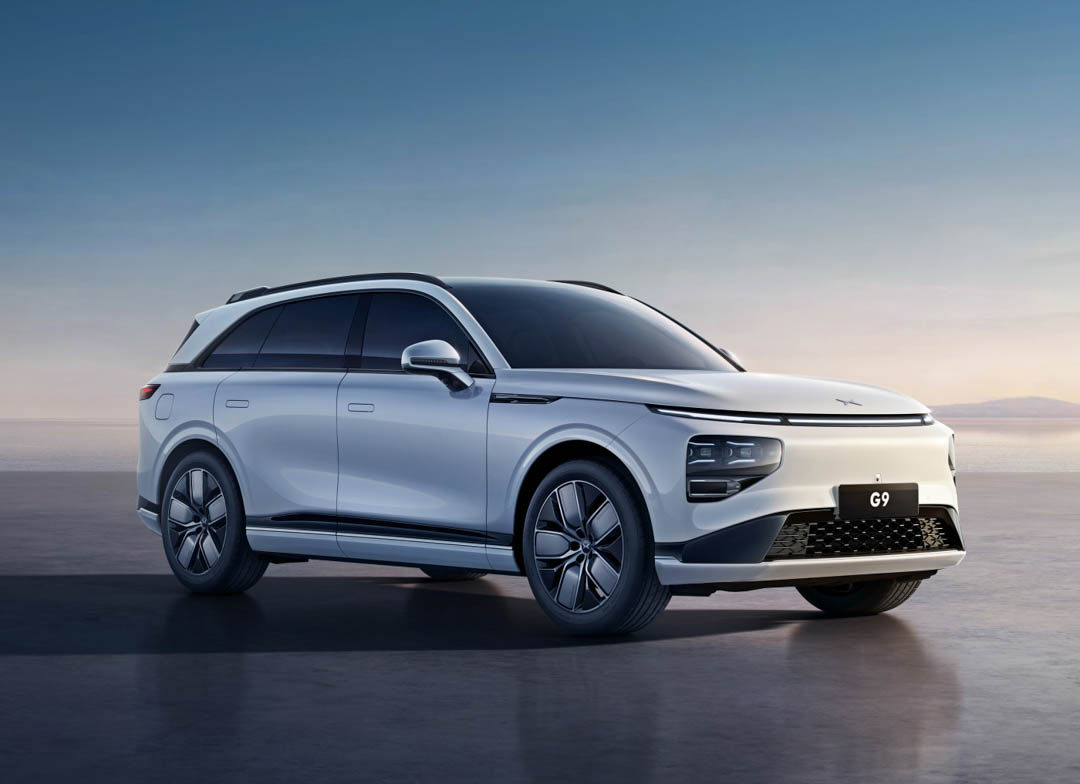 全新国产全尺寸SUV！宝马引擎+空气悬架，还带冰箱和家庭影院！