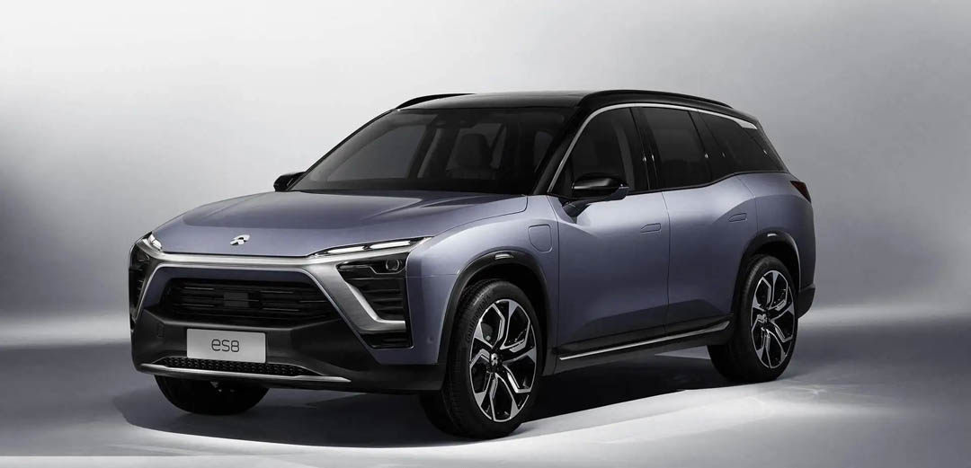 全新国产全尺寸SUV！宝马引擎+空气悬架，还带冰箱和家庭影院！