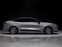 预售价不到16万元！全系2.0T+8AT 轴距超2米9 这中型轿车真的能火吗？