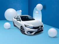 燃油/混动双版本可选 油耗低至4L/100km 空间媲美B级车　新款本田享域上市