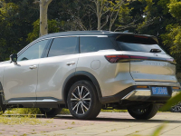 大6座够舒适 配置高科技感强！这台东方美学韵味豪华SUV让人陶醉！