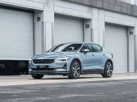极简设计风格逐渐流行 特斯拉model3 VS polestar 2 谁是更有格调