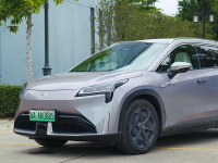 3.9s破百 后排超尊贵！这回头率超高的国产SUV卖30万+贵吗？